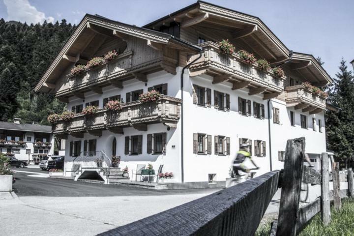 Apart Soellbacherhof Fügen Εξωτερικό φωτογραφία